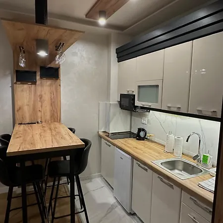 S Balkan Square Apartment *